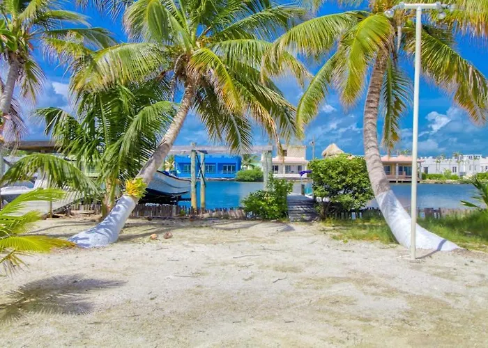 F101 Mara Laguna San Pedro (Ambergris Caye)